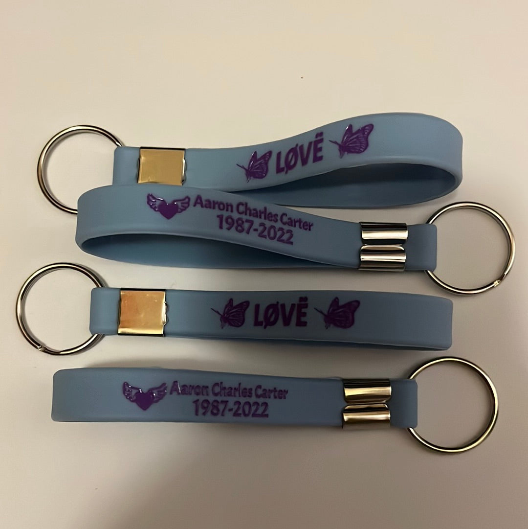 🦋LØVË🦋 Keychain
